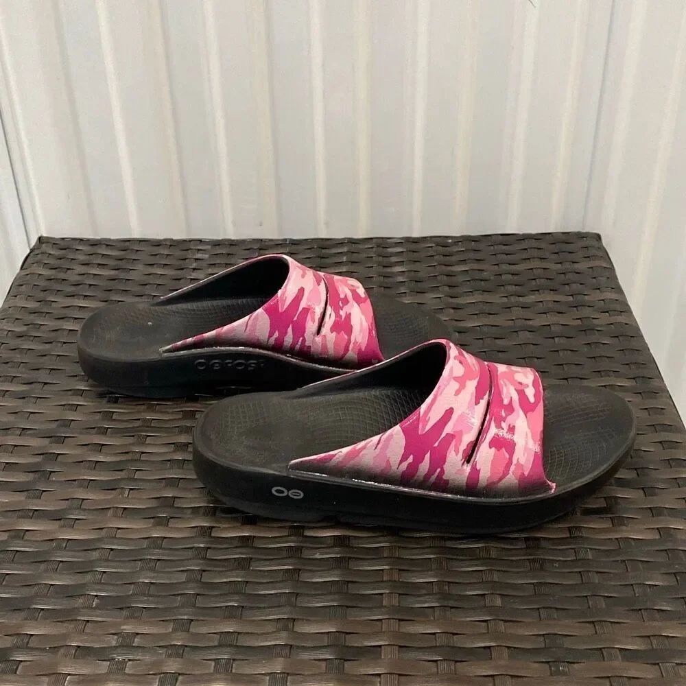 Oofos OOahh camouflage, slide sandals, women’s size 8